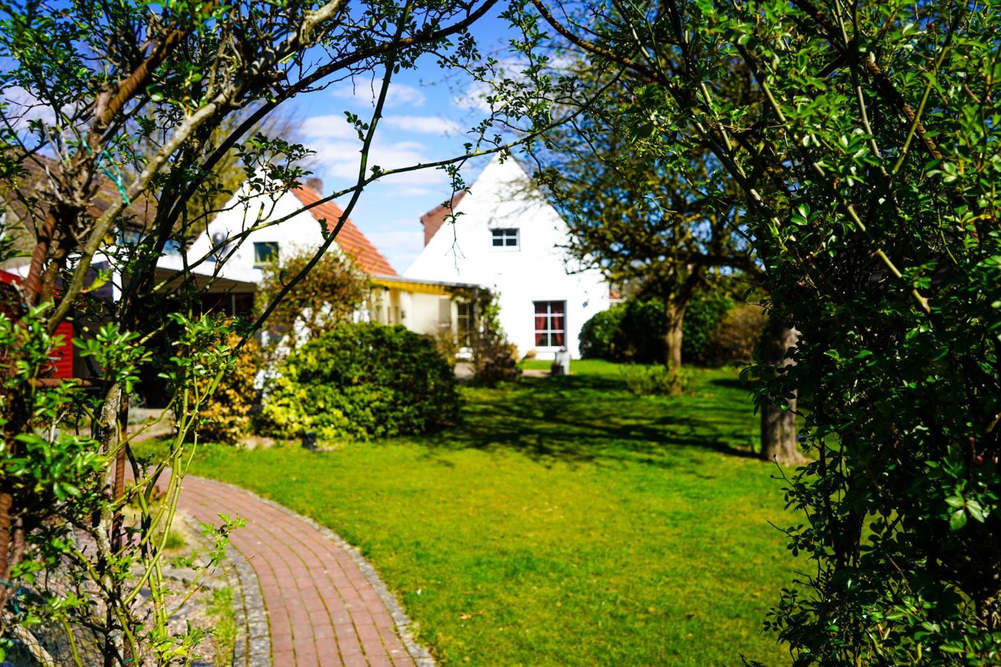 Gemuetliches Haus Mit Grossem Traumhaften Garten BRE Buitenkant foto